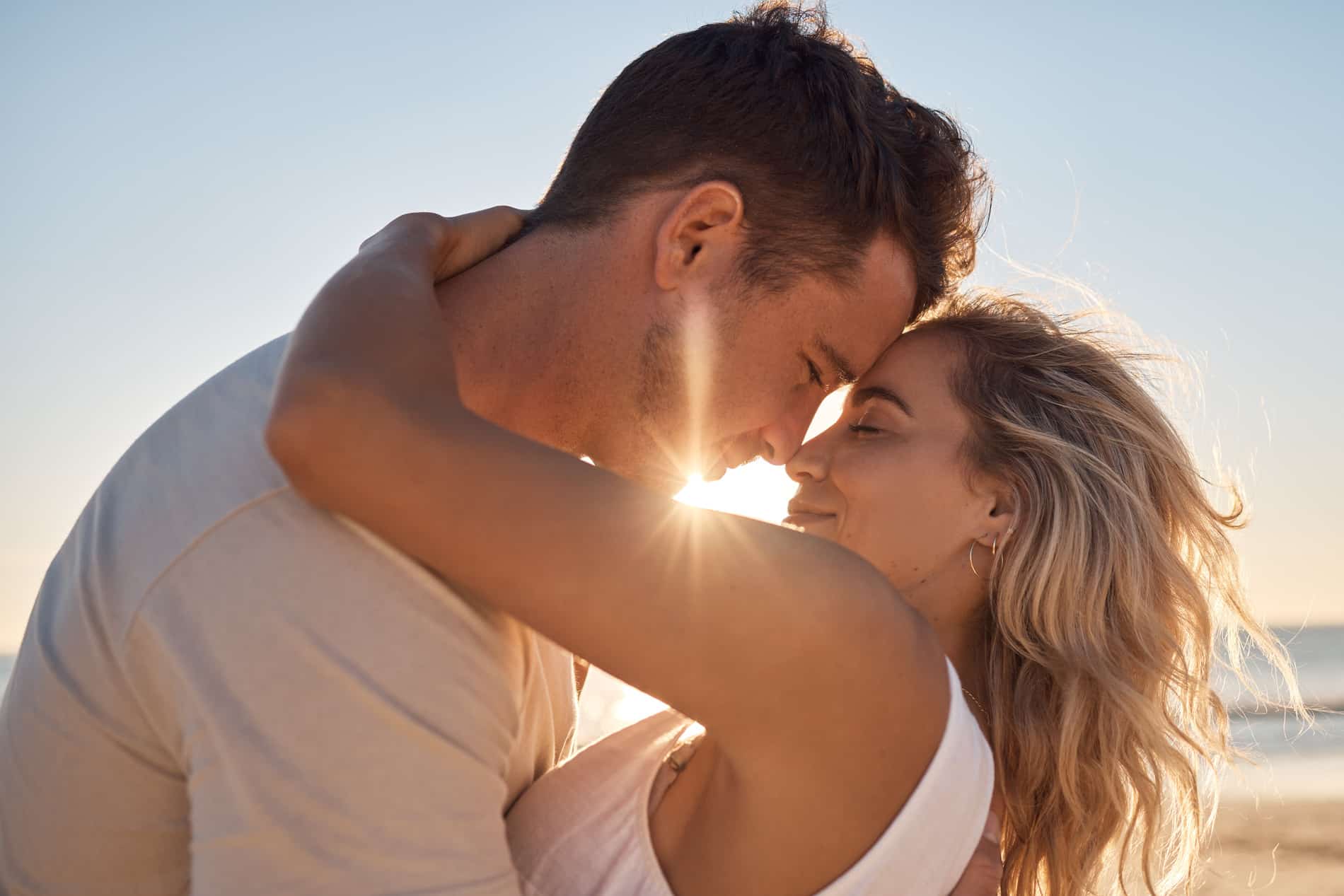 AdobeStock_549731691 v2 Couple enjoy the sunshine after Dental Prosthodontic Services in SLC